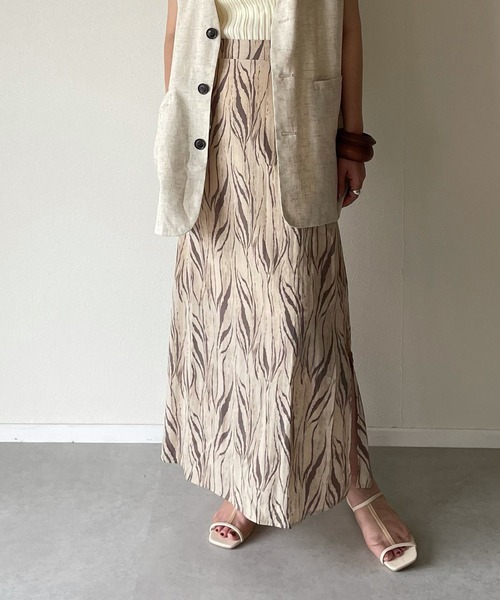 y/m by misato(イムバイミサト)の「ゼブラ柄ストレートスカート(スカート・レディース・アイボリー/モカ・FREE)」の9枚目の写真