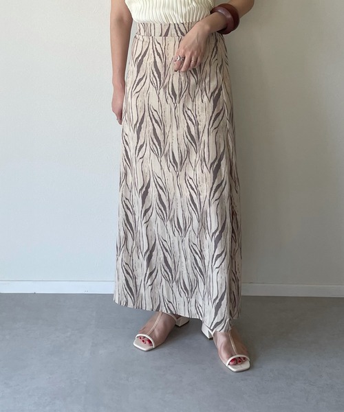 y/m by misato(イムバイミサト)の「ゼブラ柄ストレートスカート(スカート・レディース・アイボリー/モカ・FREE)」の8枚目の写真