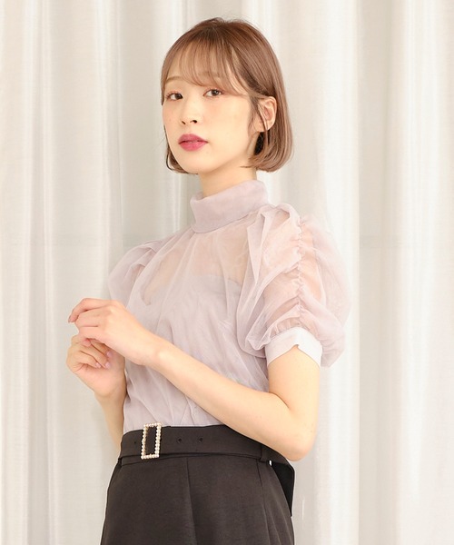 TITTY&CO.（ティティーアンドコー）の「ギャザースリーブシアートップス（シャツ/ブラウス・レディース・ブラック/グレー/オフホワイト/マルチ・FREE）」の3枚目の写真