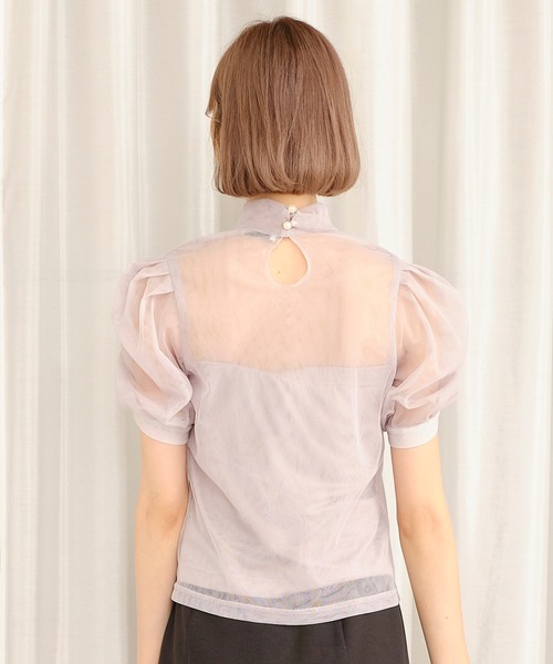 TITTY&CO.（ティティーアンドコー）の「ギャザースリーブシアートップス（シャツ/ブラウス・レディース・ブラック/グレー/オフホワイト/マルチ・FREE）」の8枚目の写真