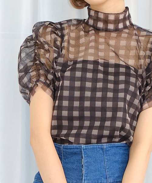 TITTY&CO.（ティティーアンドコー）の「ギャザースリーブシアートップス（シャツ/ブラウス・レディース・ブラック/グレー/オフホワイト/マルチ・FREE）」の11枚目の写真