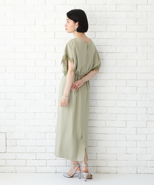 AIMER（エメ）の「ケミカルレースブレード袖ブラウジングIラインパーティードレス（ワンピース・レディース・スモーキーグリーン系/ベージュ/チャコールグレー/モカ・MEDIUM）」の14枚目の写真
