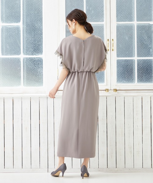 AIMER（エメ）の「ケミカルレースブレード袖ブラウジングIラインパーティードレス（ワンピース・レディース・スモーキーグリーン系/ベージュ/チャコールグレー/モカ・MEDIUM）」の7枚目の写真