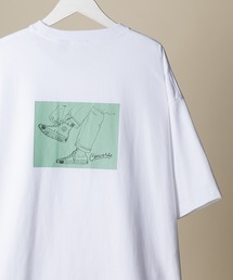 CONVERSE（コンバース）の「【CONVERSE／コンバース】シューズフォト＆線画イラスト　バックプリント半袖Tシャツ（Tシャツ/カットソー・メンズ）」