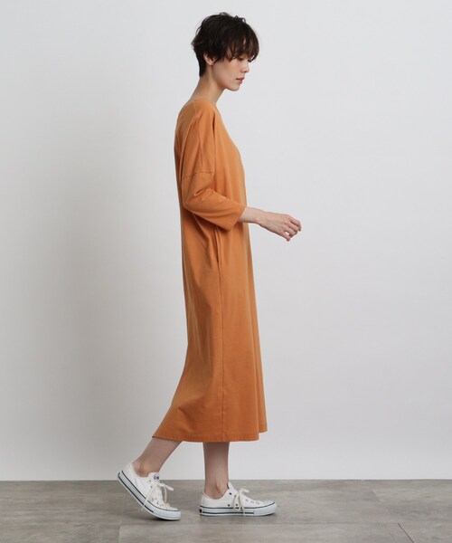 INDIVI（インディヴィ）の「◆【洗える】ドルマンカットソーワンピース（ワンピース・レディース・オレンジ/ブラウン系/ブラック・05/34/38）」の19枚目の写真