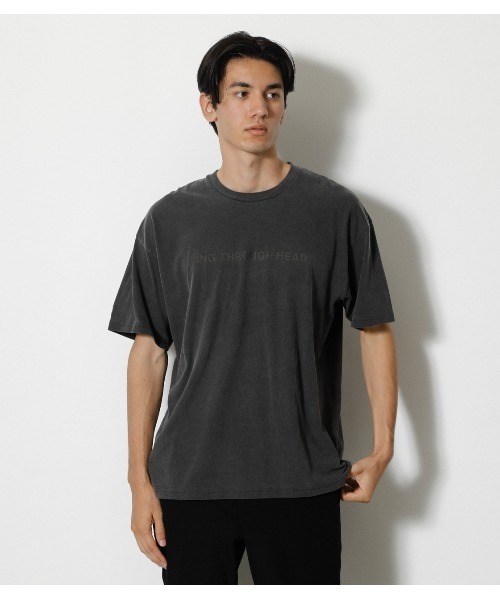 AZUL by moussy（アズールバイマウジー）の「PIGMENT GRAPHIC TEE / ピグメント グラフィックTシャツ（Tシャツ/カットソー・メンズ・ホワイト/ライトブラック/ライトベージュ・MEDIUM/LARGE）」の11枚目の写真