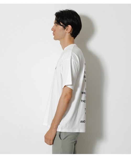 AZUL by moussy（アズールバイマウジー）の「PIGMENT GRAPHIC TEE / ピグメント グラフィックTシャツ（Tシャツ/カットソー・メンズ・ホワイト/ライトブラック/ライトベージュ・MEDIUM/LARGE）」の18枚目の写真