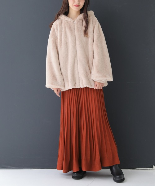 osharewalker（オシャレウォーカー）の「『ふわふわボリュームファーパーカー』（その他アウター・レディース・モカ/グレイッシュブルー/グレイッシュベージュ/ブラック/クリーム・FREE）」の8枚目の写真