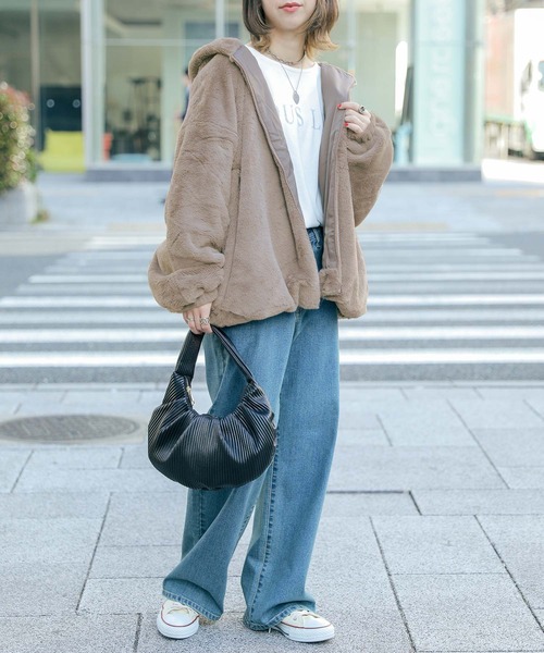 osharewalker（オシャレウォーカー）の「『ふわふわボリュームファーパーカー』（その他アウター・レディース・モカ/グレイッシュブルー/グレイッシュベージュ/ブラック/クリーム・FREE）」の17枚目の写真