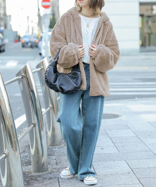 osharewalker（オシャレウォーカー）の「『ふわふわボリュームファーパーカー』（その他アウター・レディース・モカ/グレイッシュブルー/グレイッシュベージュ/ブラック/クリーム・FREE）」の16枚目の写真