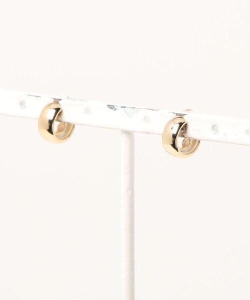 LOWRYS FARM(ローリーズファーム)の「ループフィットイヤリング 218524(イヤリング・レディース・シルバー/ゴールド/ブラック系その他/ベージュ/ブラウン/キャメル/モカ/ブラウン系その他/シルバー系その他/ゴールド系その他・FREE)」の5枚目の写真