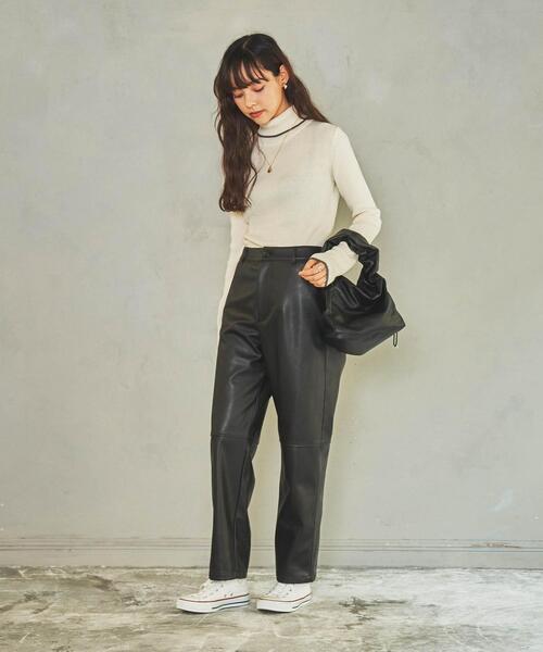 coen（コーエン）の「フェイクレザーテーパードパンツ（その他パンツ・レディース・ブラック/ブラウン・MEDIUM/LARGE）」の11枚目の写真
