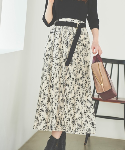 31 Sons de mode（トランテアン　ソン　ドゥ　モード）の「プリーツスカート×ニットドッキングワンピース（ワンピース・レディース・オフホワイト/ブラック・36）」の12枚目の写真