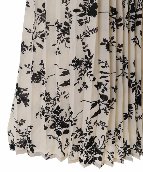 31 Sons de mode（トランテアン　ソン　ドゥ　モード）の「プリーツスカート×ニットドッキングワンピース（ワンピース・レディース・オフホワイト/ブラック・36）」の18枚目の写真