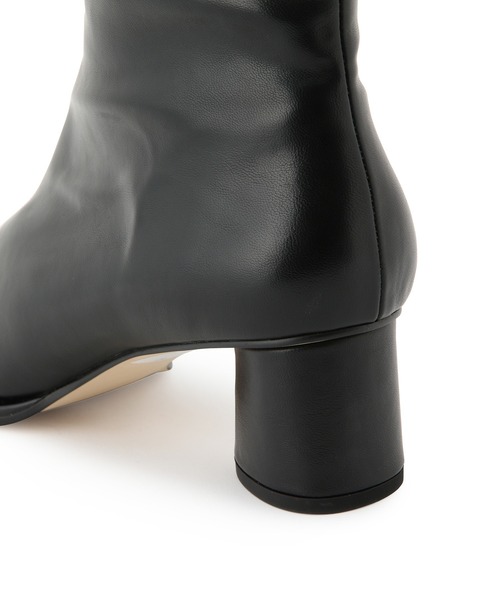 ADAM ET ROPE'（アダムエロペ）の「〈追加〉ストレッチショートブーツ（ブーツ・レディース・ブラック/オフホワイト/キャメル・23.5cm/24.5cm/23.0cm/24.0cm）」の4枚目の写真