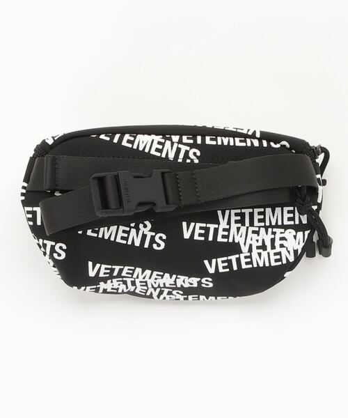 VETEMENTS（ヴェトモン）の「VETEMENTS / ヴェトモン：STAMPED LOGO FANNY PACK：UA52BA300[RIP]（ショルダーバッグ・メンズ・ブラック・FREE）」の4枚目の写真