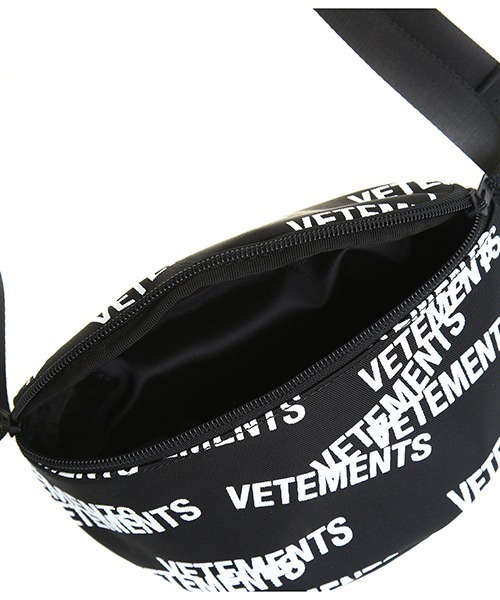 VETEMENTS（ヴェトモン）の「VETEMENTS / ヴェトモン：STAMPED LOGO FANNY PACK：UA52BA300[RIP]（ショルダーバッグ・メンズ・ブラック・FREE）」の8枚目の写真