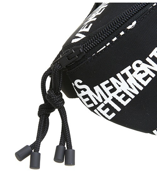 VETEMENTS（ヴェトモン）の「VETEMENTS / ヴェトモン：STAMPED LOGO FANNY PACK：UA52BA300[RIP]（ショルダーバッグ・メンズ・ブラック・FREE）」の9枚目の写真