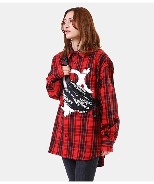 VETEMENTS（ヴェトモン）の「VETEMENTS / ヴェトモン：STAMPED LOGO FANNY PACK：UA52BA300[RIP]（ショルダーバッグ・メンズ・ブラック・FREE）」の12枚目の写真