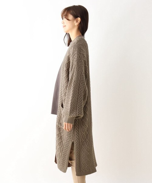 SHOO・LA・RUE(シューラルー)の「◆ケーブル柄編みロングカーディガン(カーディガン/ボレロ・レディース・アイボリー/サンドベージュ/グレー系その他・00)」の7枚目の写真