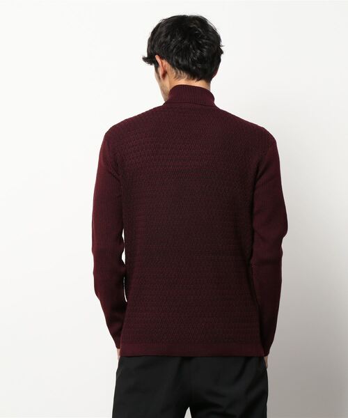 HIDEAWAYS NICOLE（ハイダウェイニコル）の「シェブロン柄オフタートルニット（ニット/セーター・メンズ・ブラック/オフホワイト/ブラウン系その他/ホワイト×ブラック/レッド系その他・MEDIUM/LARGE/X-LARGE）」の6枚目の写真