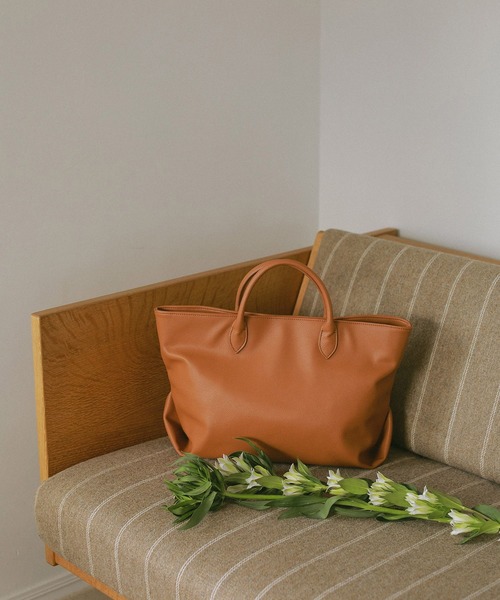 EFOLE（エフォル）の「【EFOLE】 ソフト シュリンク トートバッグ（トートバッグ・レディース・ブラック/キャメル/ベージュ・FREE）」の3枚目の写真