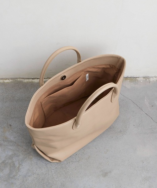 EFOLE（エフォル）の「【EFOLE】 ソフト シュリンク トートバッグ（トートバッグ・レディース・ブラック/キャメル/ベージュ・FREE）」の8枚目の写真