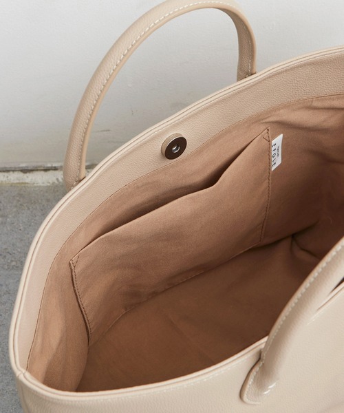 EFOLE（エフォル）の「【EFOLE】 ソフト シュリンク トートバッグ（トートバッグ・レディース・ブラック/キャメル/ベージュ・FREE）」の9枚目の写真