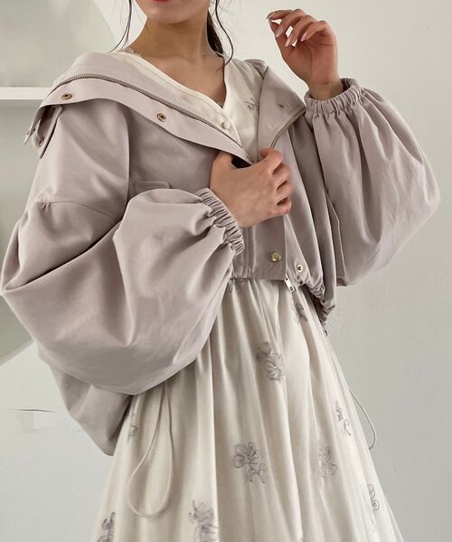 MAJESTIC LEGON(マジェスティックレゴン)の「アンニュイフードブルゾン(ブルゾン・レディース・ブラック/アイボリー/グレイッシュベージュ/カーキオリーブ・SMALL/MEDIUM)」の8枚目の写真