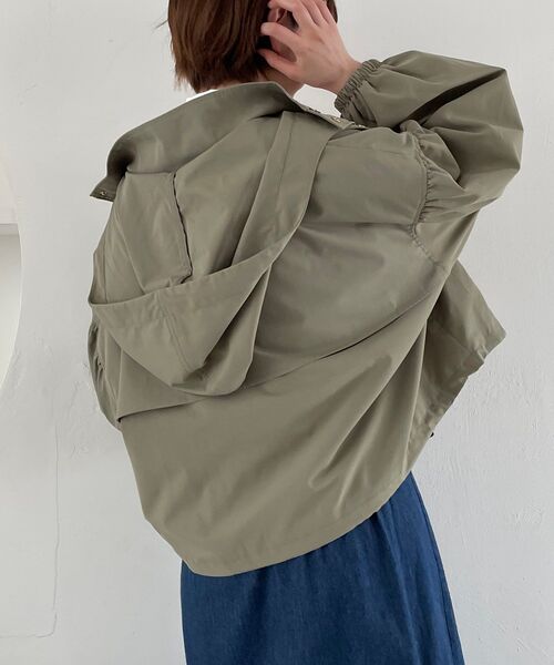 MAJESTIC LEGON(マジェスティックレゴン)の「アンニュイフードブルゾン(ブルゾン・レディース・ブラック/アイボリー/グレイッシュベージュ/カーキオリーブ・SMALL/MEDIUM)」の17枚目の写真