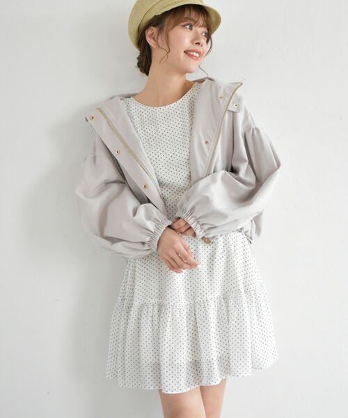 MAJESTIC LEGON(マジェスティックレゴン)の「アンニュイフードブルゾン(ブルゾン・レディース・ブラック/アイボリー/グレイッシュベージュ/カーキオリーブ・SMALL/MEDIUM)」の11枚目の写真