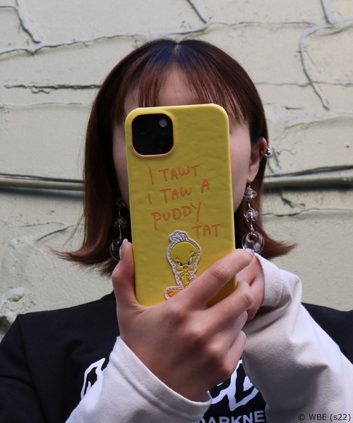 ACCOMMODE（アコモデ）の「ルーニー・テューンズ / バイカラーiPhoneケース 13対応（スマホケース/カバー・レディース・ミント/イエロー/グレー/ピンク・FREE）」の7枚目の写真