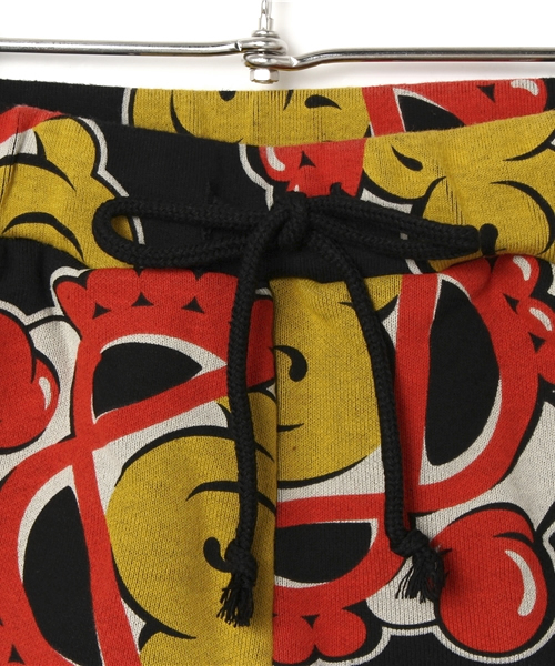 HYSTERIC MINI（ヒステリックミニ）の「Rolling mini  “Rock the turn” 総柄 スウェットパンツ(ヒザ上丈)（その他パンツ・キッズ・ホワイト系その他/ブラック系その他・110/100/120）」の8枚目の写真