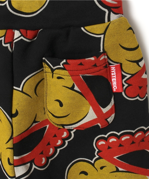 HYSTERIC MINI（ヒステリックミニ）の「Rolling mini  “Rock the turn” 総柄 スウェットパンツ(ヒザ上丈)（その他パンツ・キッズ・ホワイト系その他/ブラック系その他・110/100/120）」の5枚目の写真