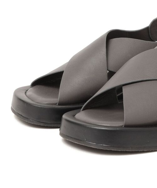 SHIPS（シップス）の「*クロスベルトサンダル◆（サンダル・レディース・ブラック/ブラウン/オフホワイト/ダークグレー・38/36/37）」の11枚目の写真