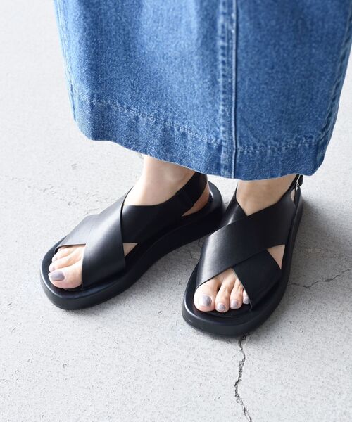 SHIPS（シップス）の「*クロスベルトサンダル◆（サンダル・レディース・ブラック/ブラウン/オフホワイト/ダークグレー・38/36/37）」の17枚目の写真