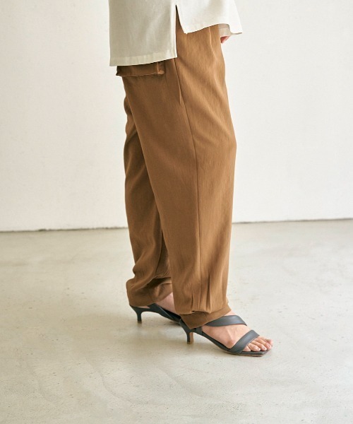 OUTERSUNSET(アウターサンセット)の「herringbone cargo pants(カーゴパンツ・レディース・ネイビー/キャメル・FREE)」の3枚目の写真