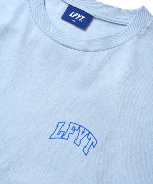 Lafayette（ラファイエット）の「LFYT ラファイエット [Lafayette] - × チアゴ・ビラス・ボアス [THIAGO VILLAS BOAS] コラボ チアゴ ビラス ボアス アーチロゴ ガールズ グラフィック 半袖 Tシャツ [THIAGO VILLAS BOAS LFYT ARCH LOGO GIRLS TEE]（Tシャツ/カットソー・メンズ・ホワイト/ライトブルー/ブラック/イエロー・X-LARGE/XX-LARGE/MEDIUM/LARGE/SMALL）」の14枚目の写真