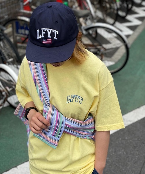 Lafayette（ラファイエット）の「LFYT ラファイエット [Lafayette] - × チアゴ・ビラス・ボアス [THIAGO VILLAS BOAS] コラボ チアゴ ビラス ボアス アーチロゴ ガールズ グラフィック 半袖 Tシャツ [THIAGO VILLAS BOAS LFYT ARCH LOGO GIRLS TEE]（Tシャツ/カットソー・メンズ・ホワイト/ライトブルー/ブラック/イエロー・X-LARGE/XX-LARGE/MEDIUM/LARGE/SMALL）」の5枚目の写真