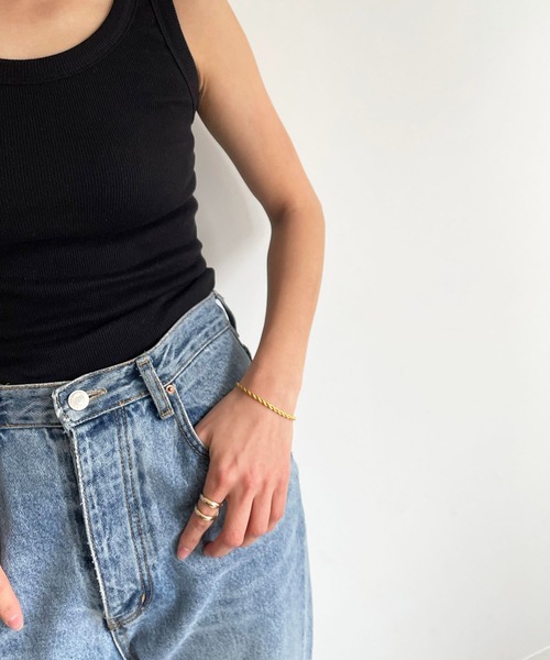 PT(ピーティ)の「Pt(ピーティー) ねじりチェーンブレス(ブレスレット・レディース・シルバー/ゴールド・ONE SIZE)」の6枚目の写真