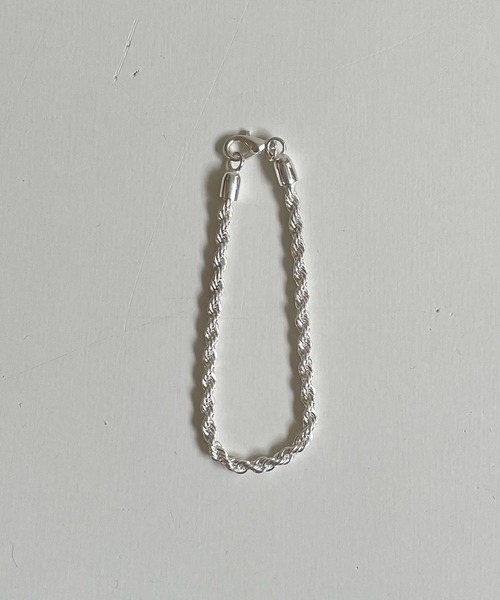 PT(ピーティ)の「Pt(ピーティー) ねじりチェーンブレス(ブレスレット・レディース・シルバー/ゴールド・ONE SIZE)」の8枚目の写真