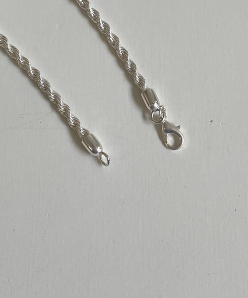 PT(ピーティ)の「Pt(ピーティー) ねじりチェーンブレス(ブレスレット・レディース・シルバー/ゴールド・ONE SIZE)」の9枚目の写真