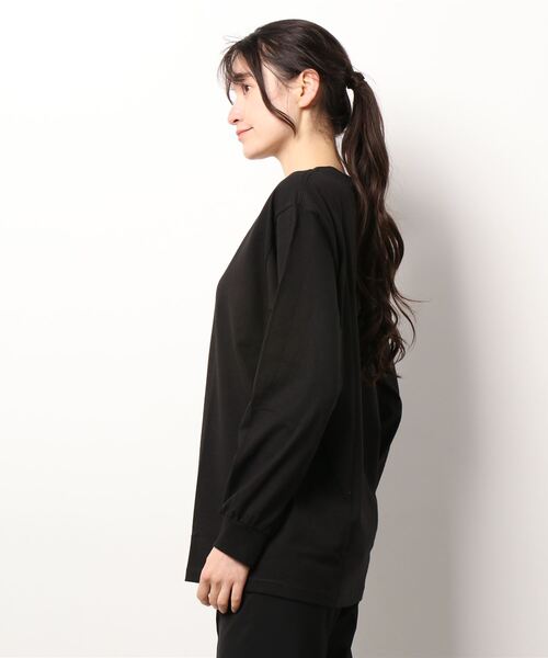 Q（キュー）の「AURA ロンT（Tシャツ/カットソー・レディース・ホワイト/ブラック・MEDIUM）」の3枚目の写真