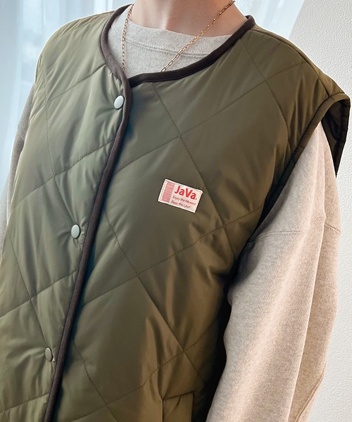 Java（ジャバ）の「《JaVa ジャバコラボ》大人シンプル。中綿キルティングロングベスト（ダウンベスト・レディース・アイボリー/グレイッシュベージュ/カーキ/ブラック・MEDIUM/LARGE）」の9枚目の写真