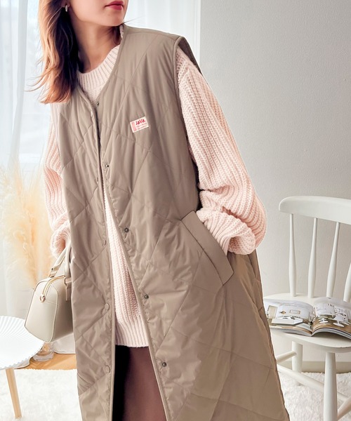 Java（ジャバ）の「《JaVa ジャバコラボ》大人シンプル。中綿キルティングロングベスト（ダウンベスト・レディース・アイボリー/グレイッシュベージュ/カーキ/ブラック・MEDIUM/LARGE）」の15枚目の写真