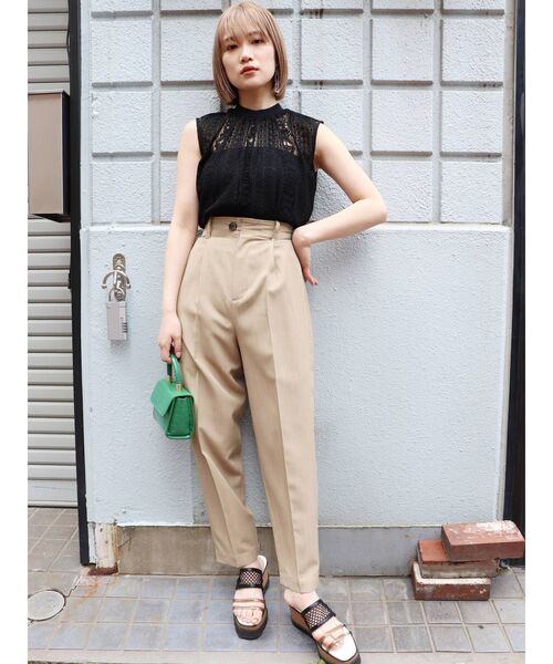 MURUA(ムルーア)の「タックコクーンパンツ(スラックス・レディース・ブラック/ピンク/ベージュ・1/2)」の13枚目の写真