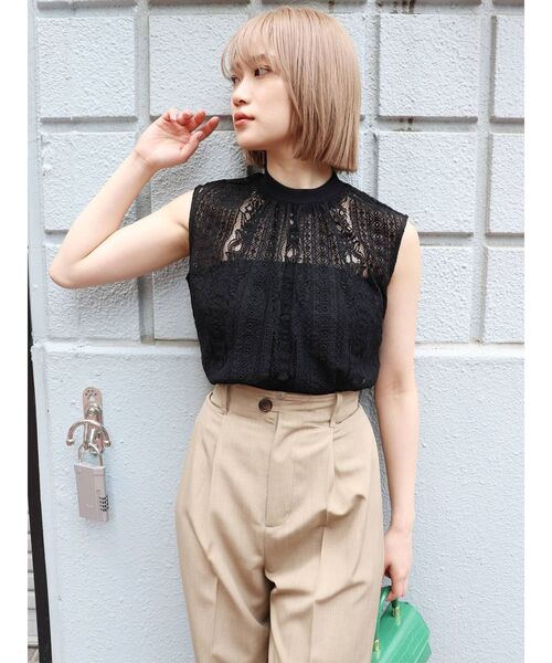 MURUA(ムルーア)の「タックコクーンパンツ(スラックス・レディース・ブラック/ピンク/ベージュ・1/2)」の11枚目の写真
