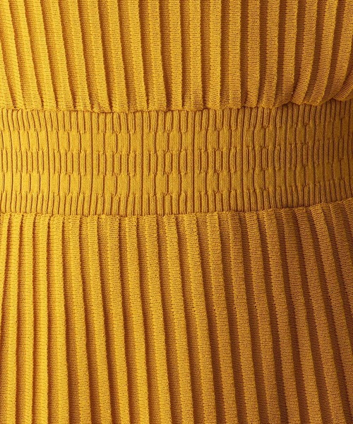 OPAQUE.CLIP（オペークドットクリップ）の「◆タックプリーツニットワンピース（ワンピース・レディース・マスタード/ライトベージュ/ガンメタ・38/36）」の14枚目の写真