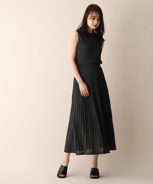 OPAQUE.CLIP（オペークドットクリップ）の「◆タックプリーツニットワンピース（ワンピース・レディース・マスタード/ライトベージュ/ガンメタ・38/36）」の20枚目の写真