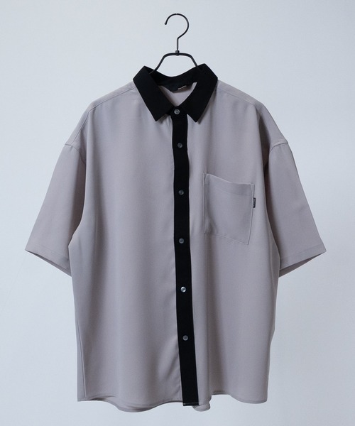 Naive magic（ナイーブマジック）の「【a】ナチュラルストレッチポリエステル ルーズサイズ ベーシック/クレリック 半袖シャツ（シャツ/ブラウス・メンズ・ホワイト/その他/ブラック/グレイッシュベージュ/ホワイト系その他/グリーン/その他1/ブルー/ブラック系その他/ホワイト系その他2/ブルー系その他/ブラック系その他2/ベージュ系その他/グリーン系その他/ライトグレー系1/ブラック系2/ホワイト系2/ブルー系2/ブルー系1/ライトグレー系2/マルチ・LARGE/MEDIUM/X-LARGE）」の11枚目の写真